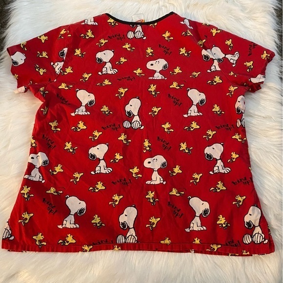 Peanuts Shirt Women’s Scrub Top Size Large Short Sleeve Red Cotton Medical - Picture 2 of 9